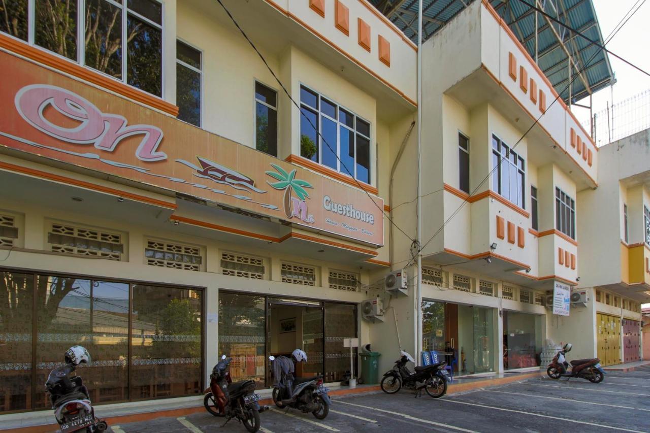 Готель Reddoorz Near Jalan Jendral Sudirman Манадо Екстер'єр фото