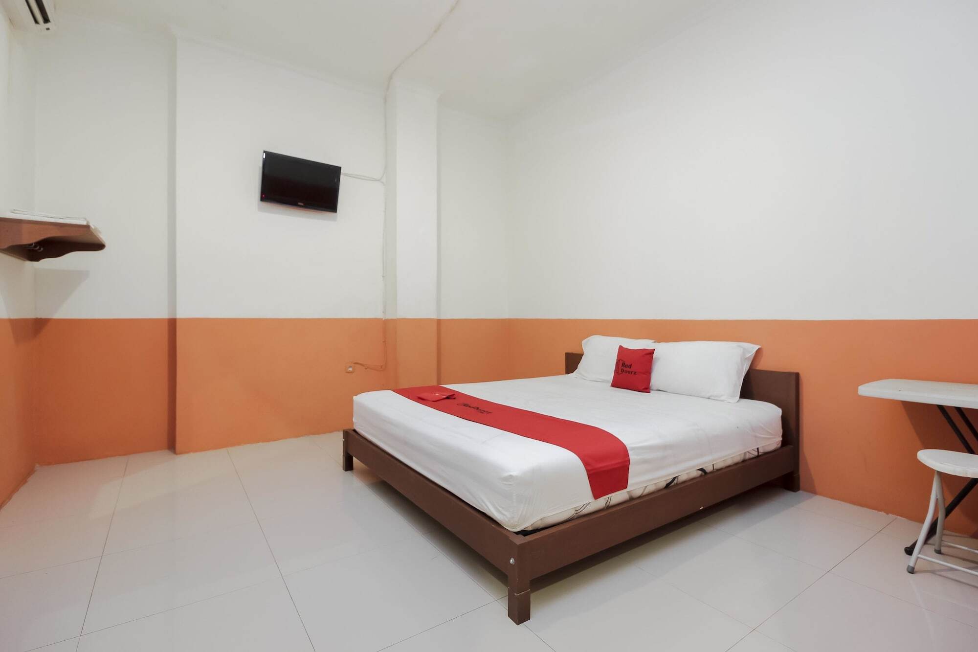 Готель Reddoorz Near Jalan Jendral Sudirman Манадо Екстер'єр фото