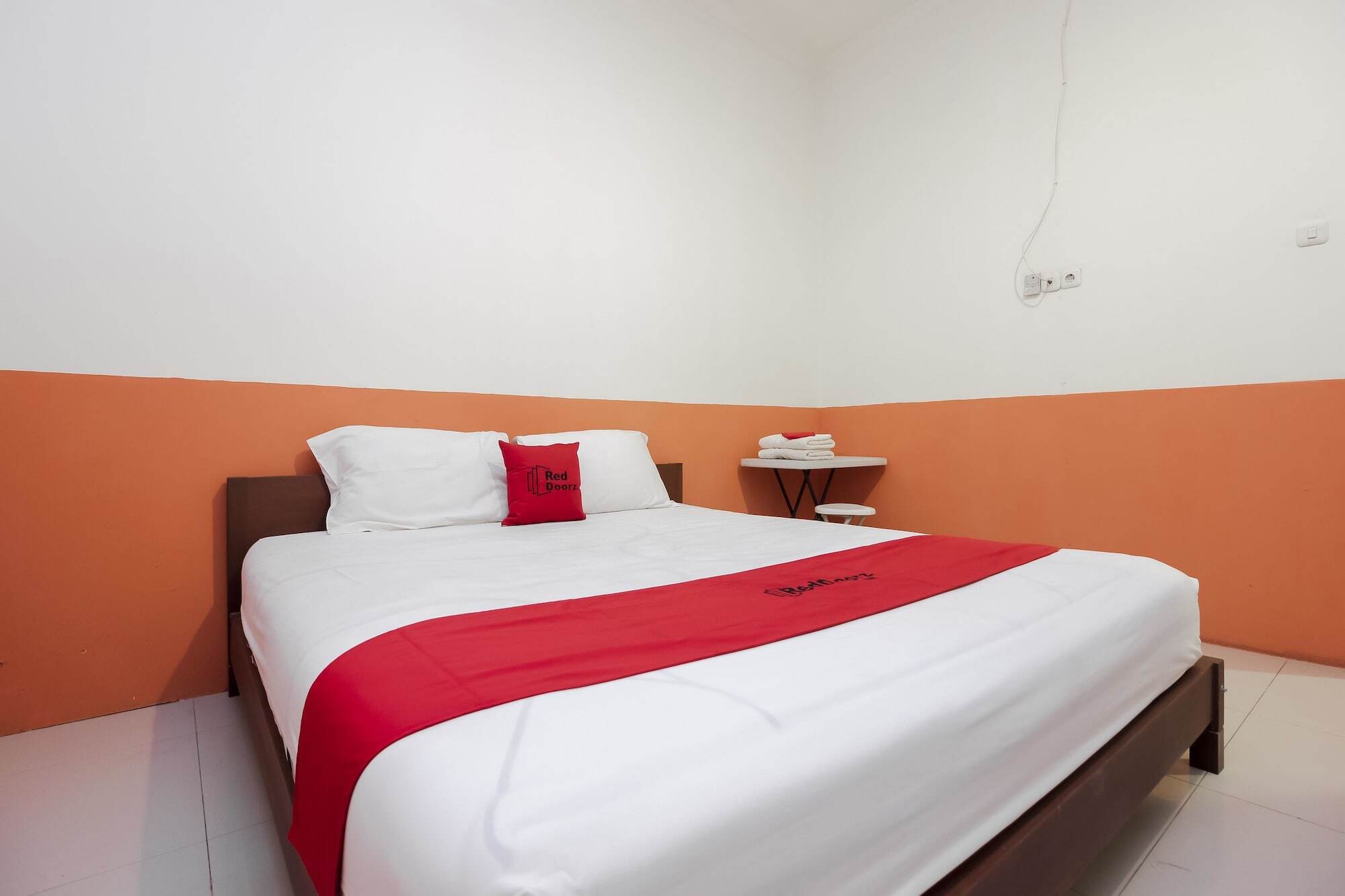 Готель Reddoorz Near Jalan Jendral Sudirman Манадо Екстер'єр фото